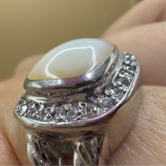 Women’s 925 Sterling Silver and Mother of Pearl CZ Rope Band Ring Size 6.75 - Picture 12 of 16
